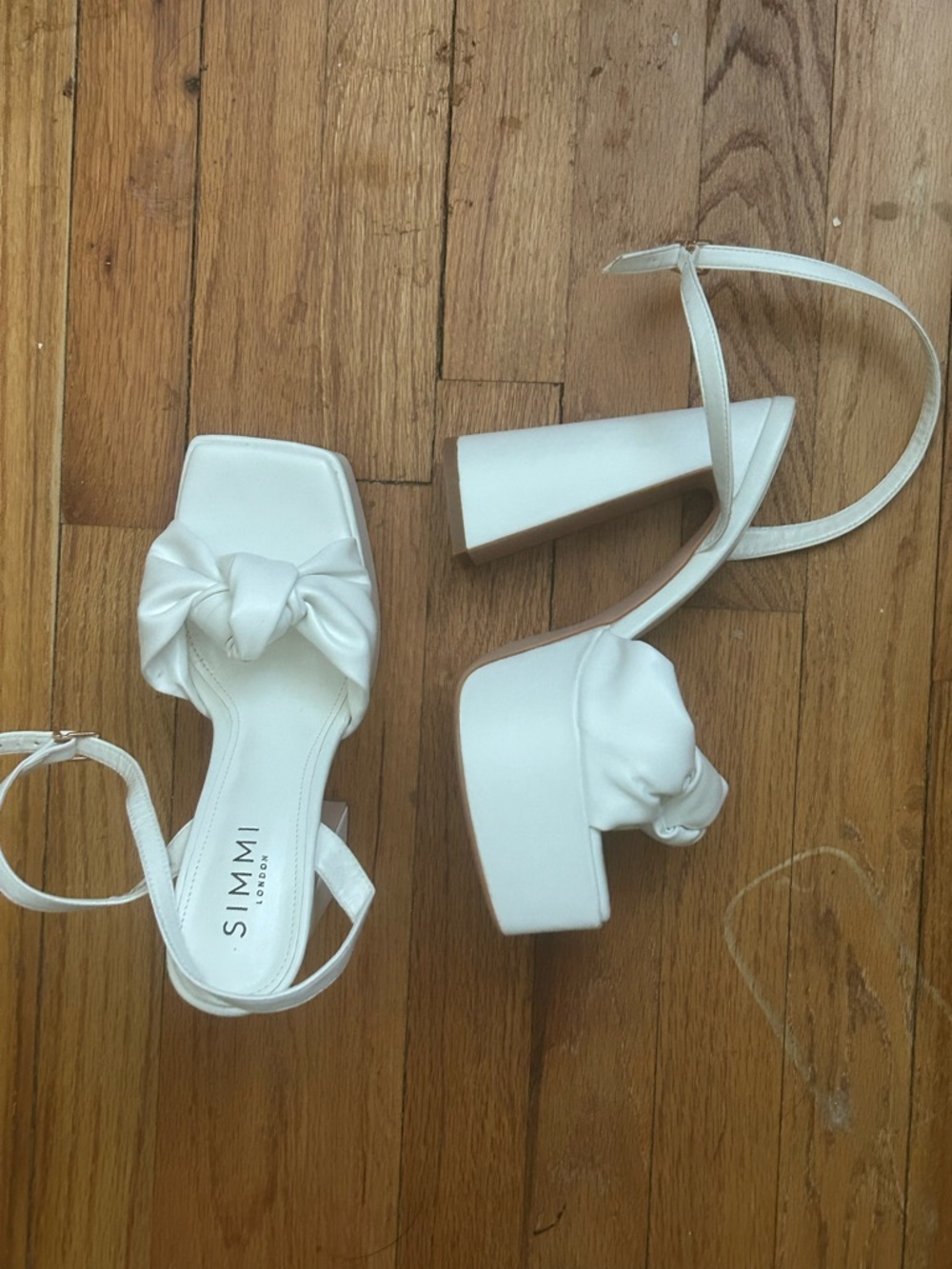Simmi White Knot Front Block Heel plataforma Chunk Heels